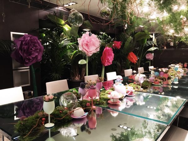 Decoración de mesa evento Alicia en el país de las maravillas